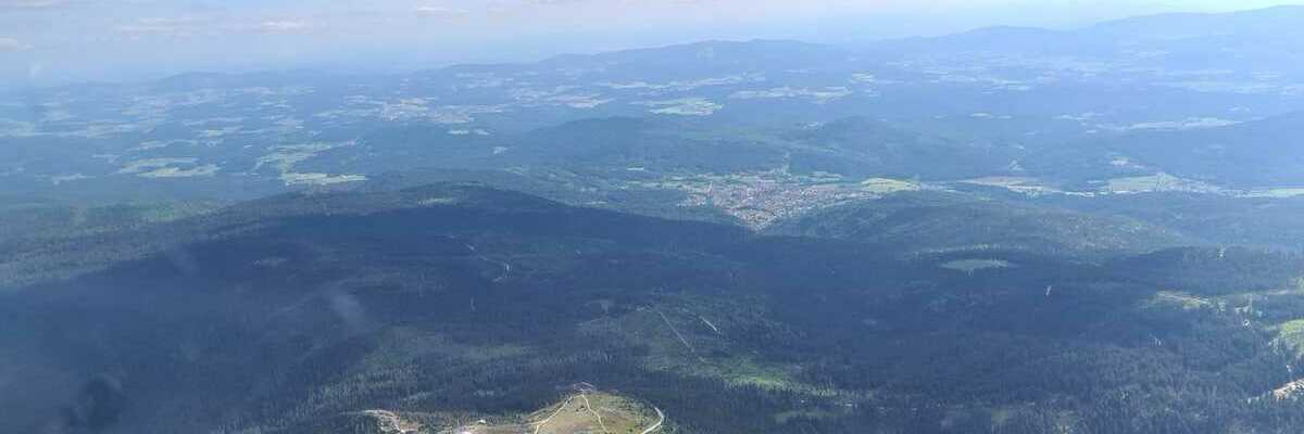 Flugwegposition um 15:12:42: Aufgenommen in der Nähe von Regen, Deutschland in 2043 Meter